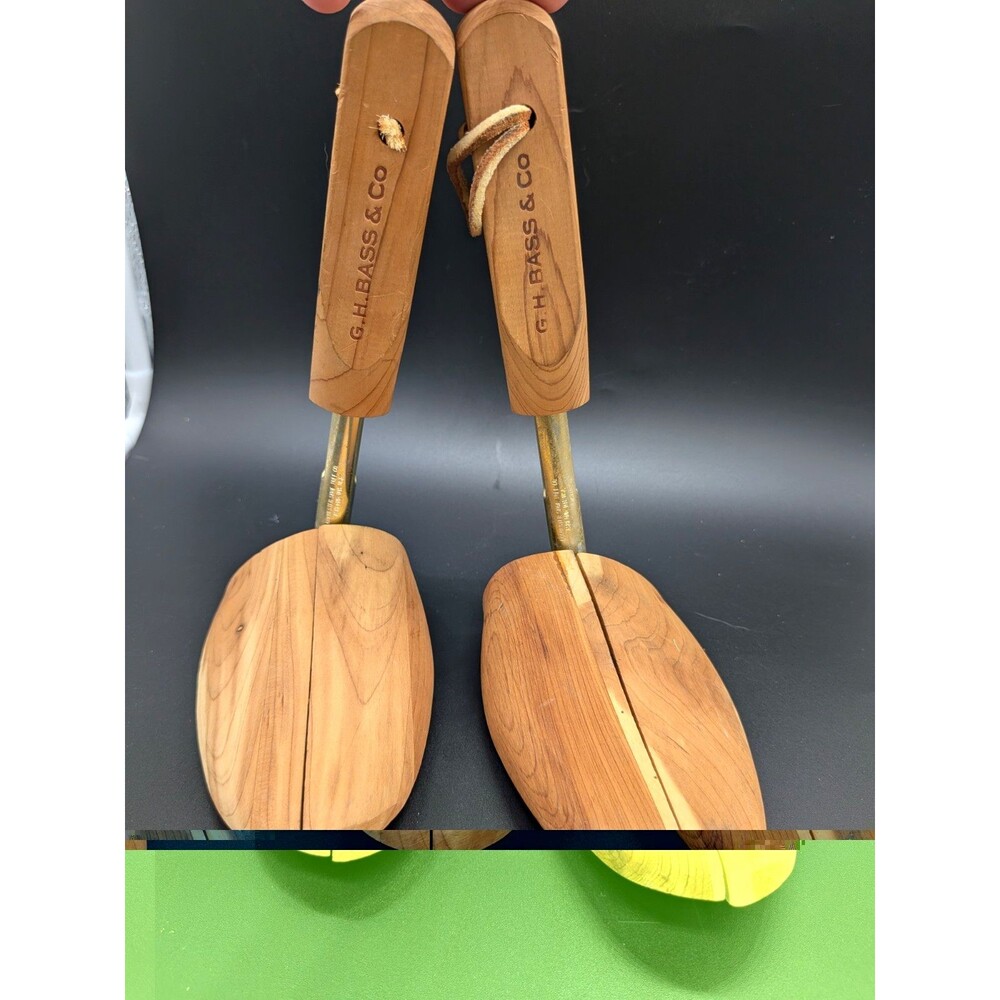 G.H. Bass & Co Wooden Shoe Trees - Pair of Wood Shoe Tree Inserts